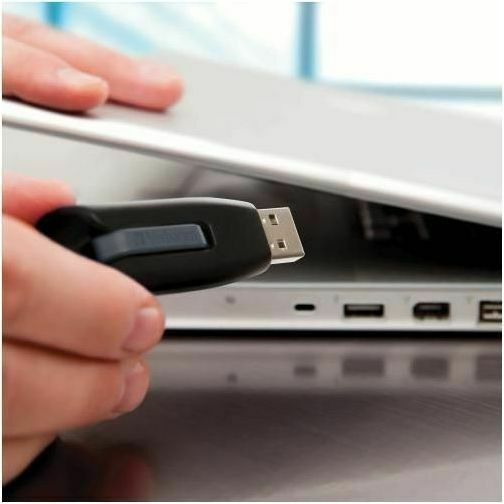 Verbatim VER70898 128GB Store 'n' Go V3 USB 3.2 Gen 1 Flash Drive - 2pk - Blue, Gray