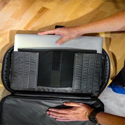 Samsonite SML1412711041 Classic Business 2.0 Carrying Case (Briefcase) for 13" to 15.6" Notebook, Smartphone, Document, Pen, Accessories, Business Card - Black
